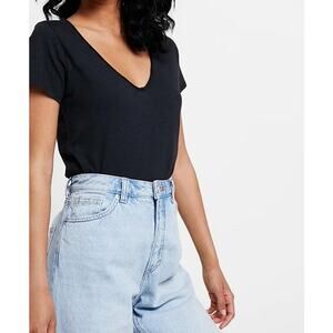 Women's Small Abercrombie & Fitch Black V neck Tshirt Minimalist Layering Casual